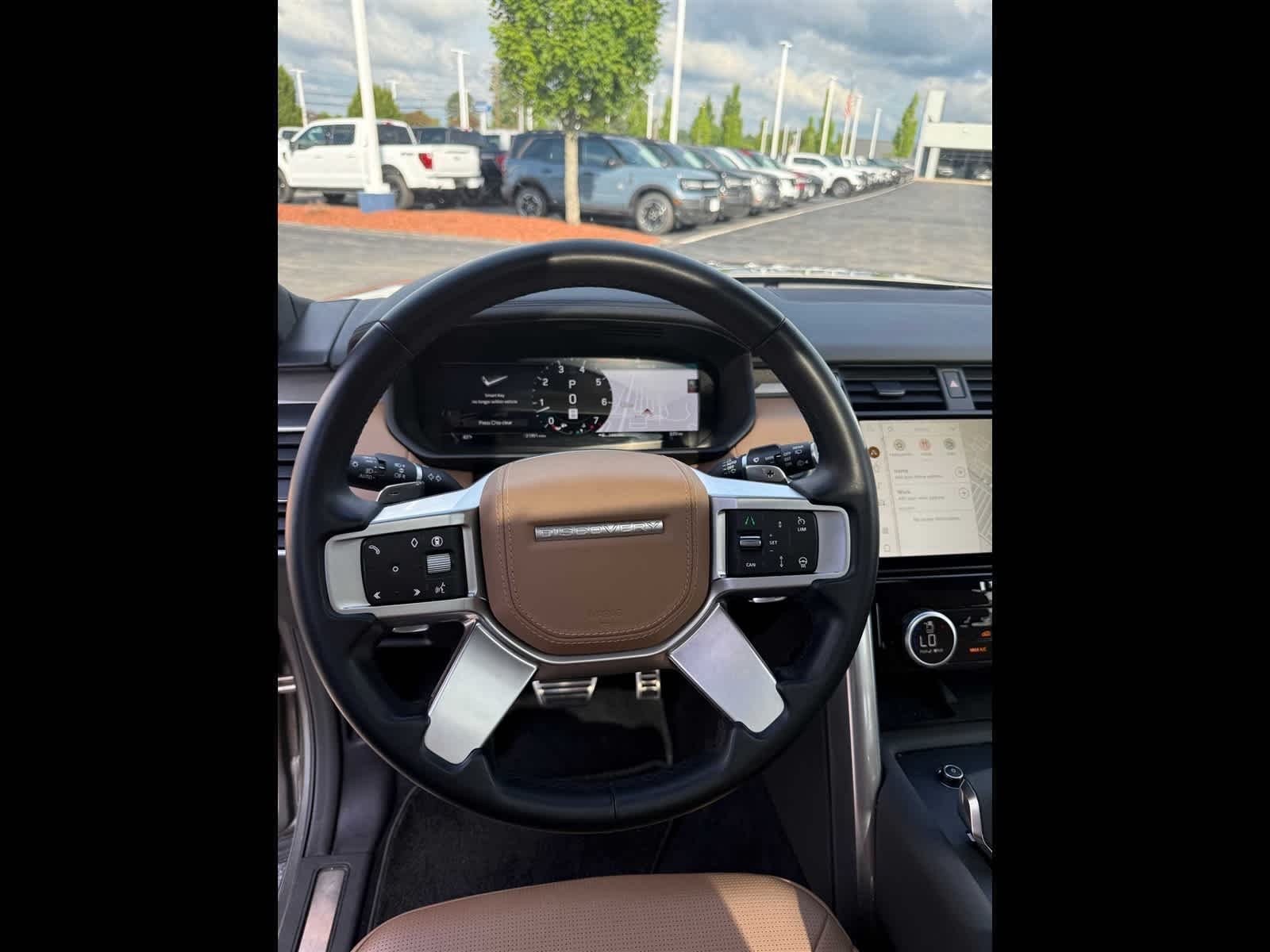 Used 2024 Charente Grey Premium Metallic Land Rover Metropolitan Edition image 11