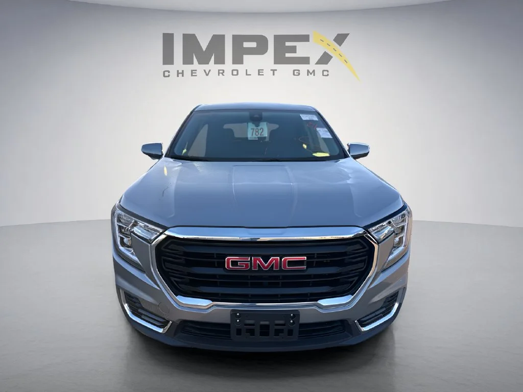 Used 2024 Silver GMC SLE image 7