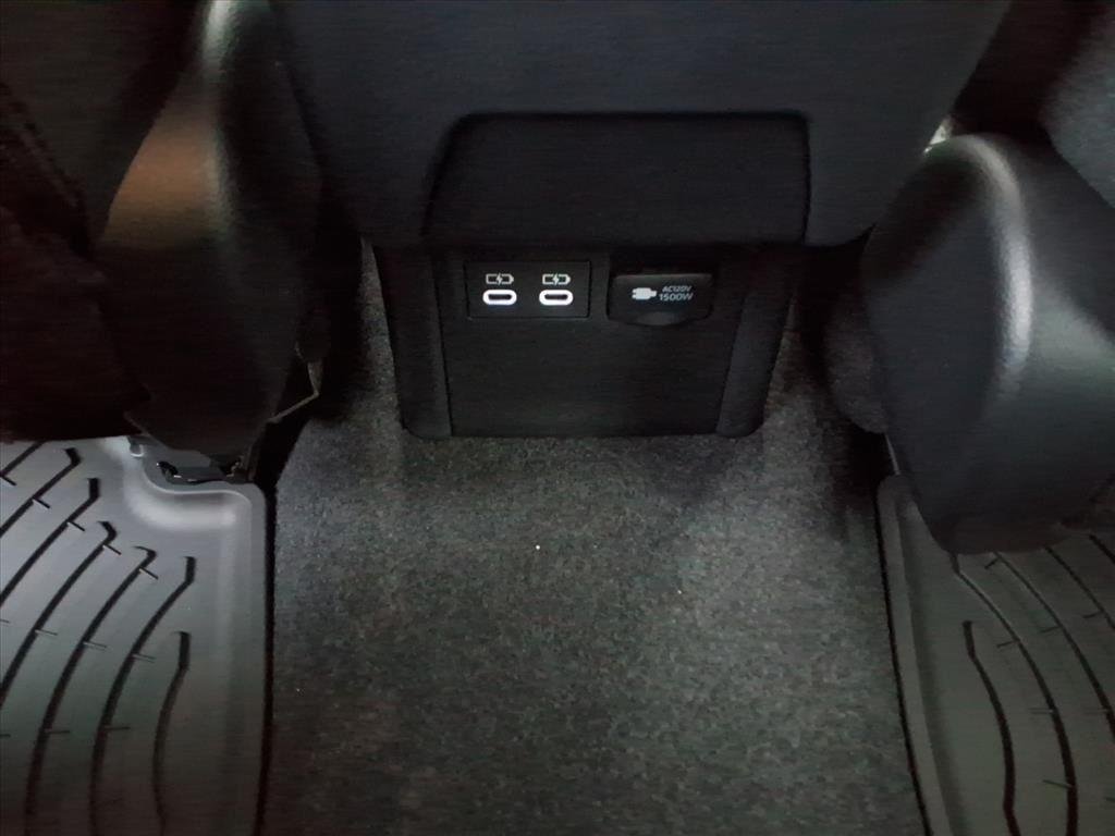 2026 Toyota Prius Plug-in Hybrid SE - Photo 11