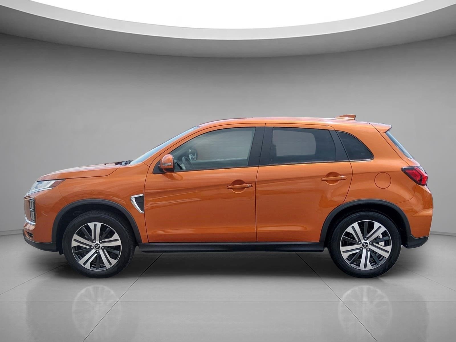Used 2023 Sunshine Orange Metallic Mitsubishi ES image 2