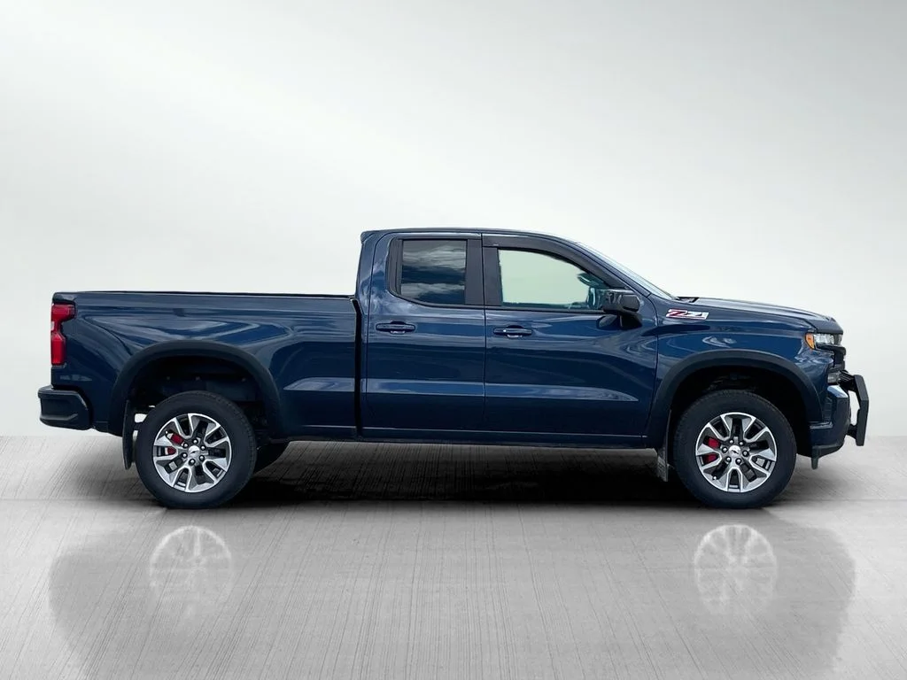 Used 2020 Northsky Blue Metallic Chevrolet RST image 2