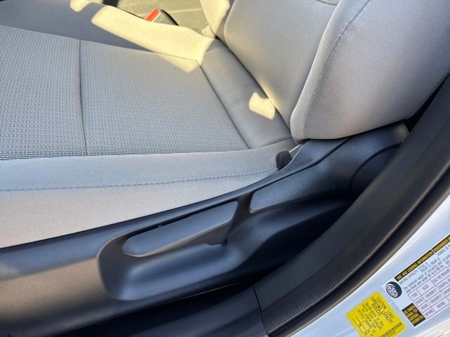 2026 Toyota Prius LE - Photo 15