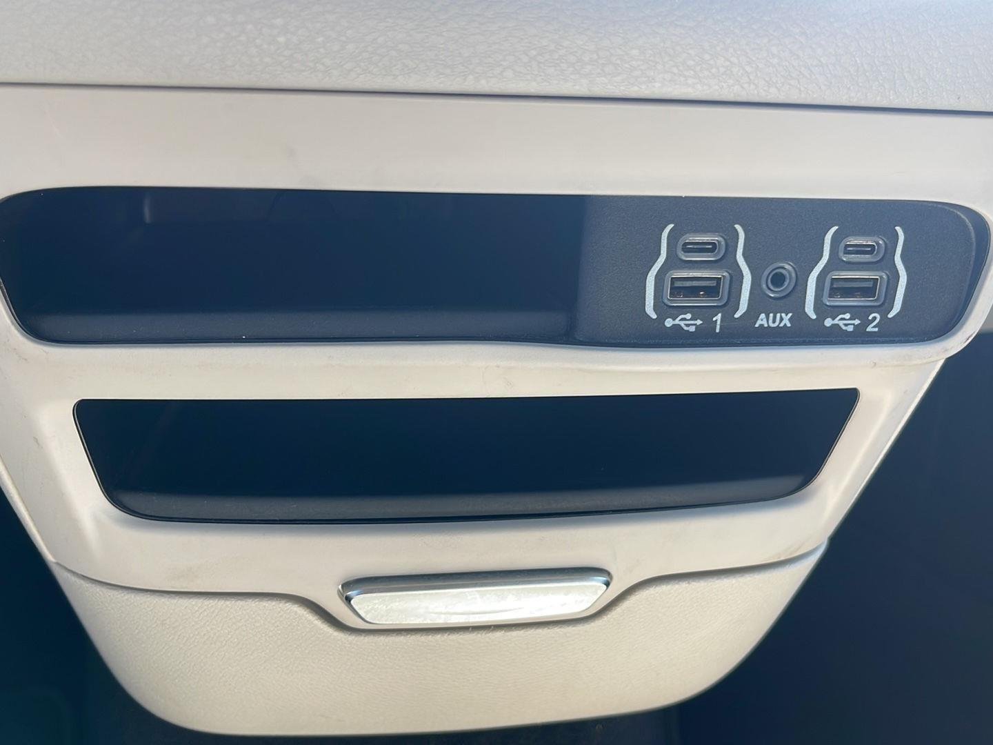 2023 Chrysler Pacifica Touring L - Photo 44