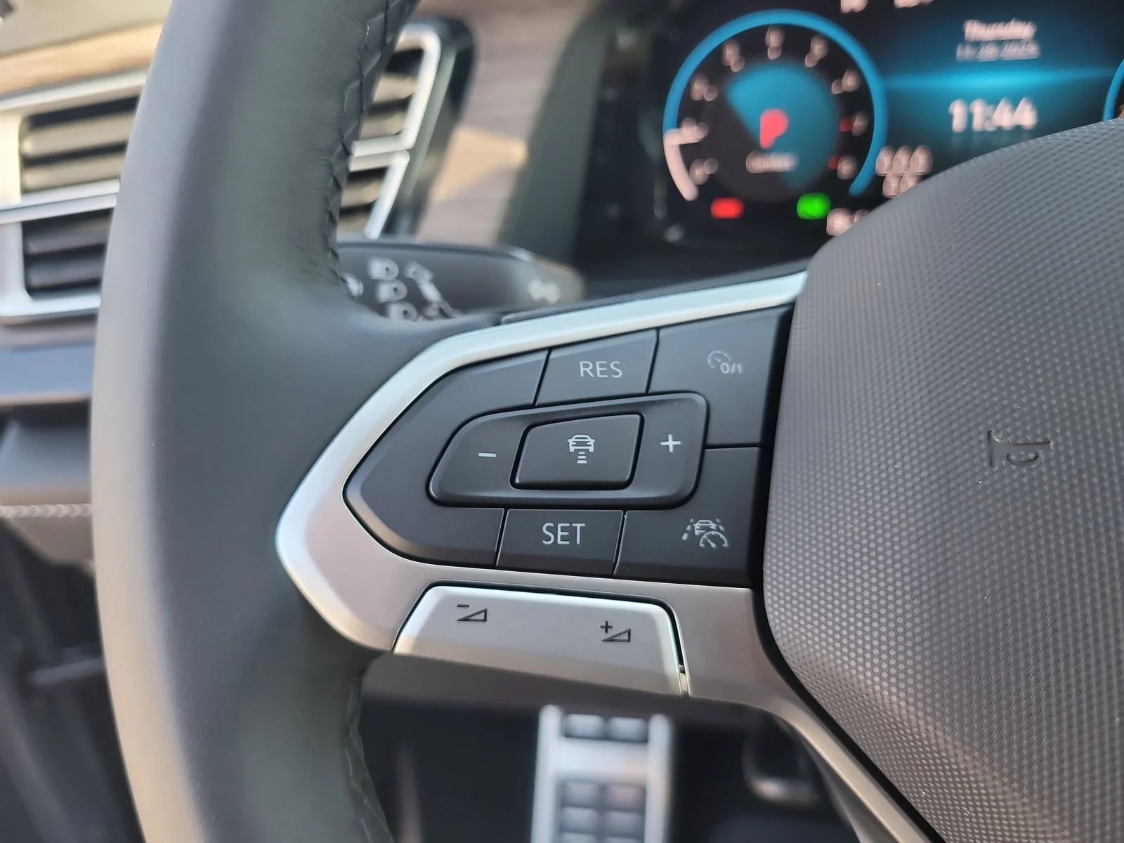 2026 Volkswagen Atlas SEL Premium R-Line - Photo 29