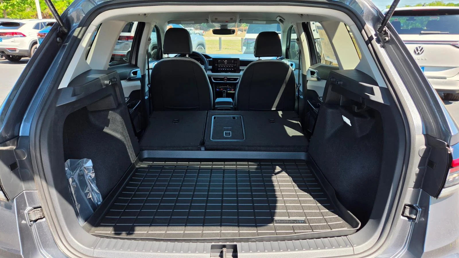 2025 Volkswagen Taos SE - Photo 62