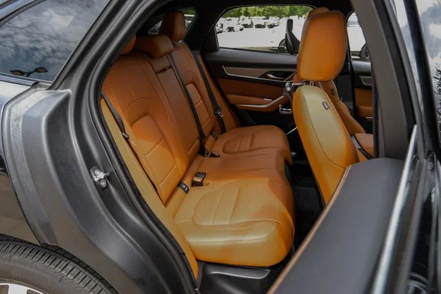 2026 Jaguar F-Pace R-Dynamic S - Photo 42
