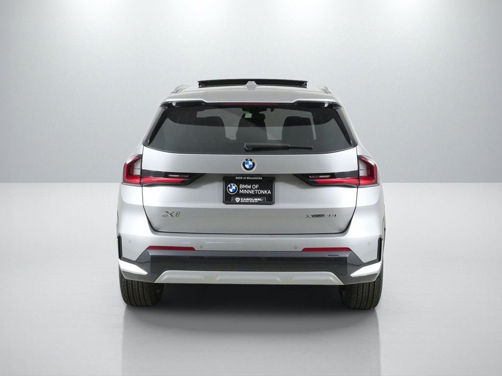 New 2026 Space Silver Metallic BMW xDrive28i image 10