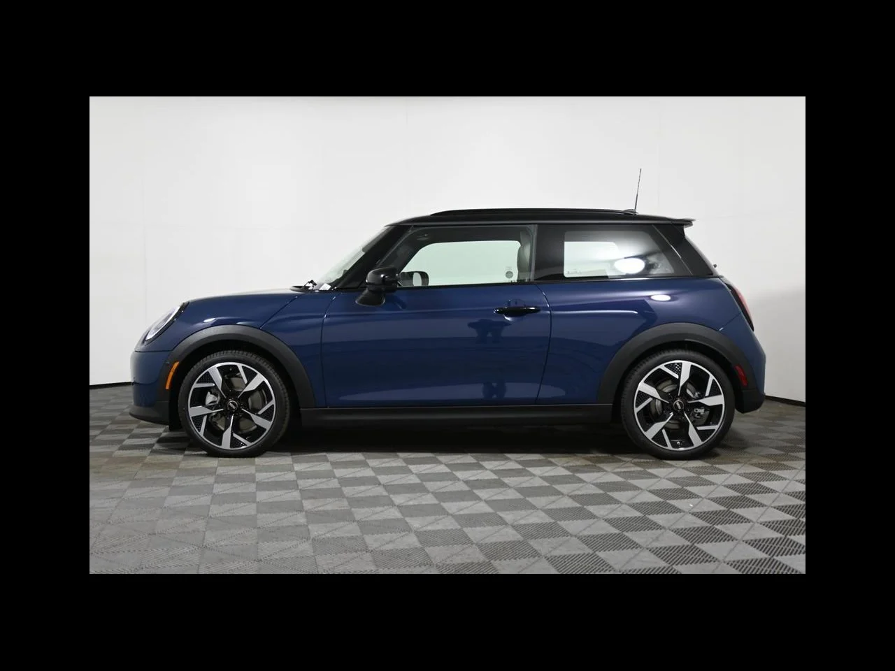 2026 MINI Hardtop 2 Door S - Photo 2