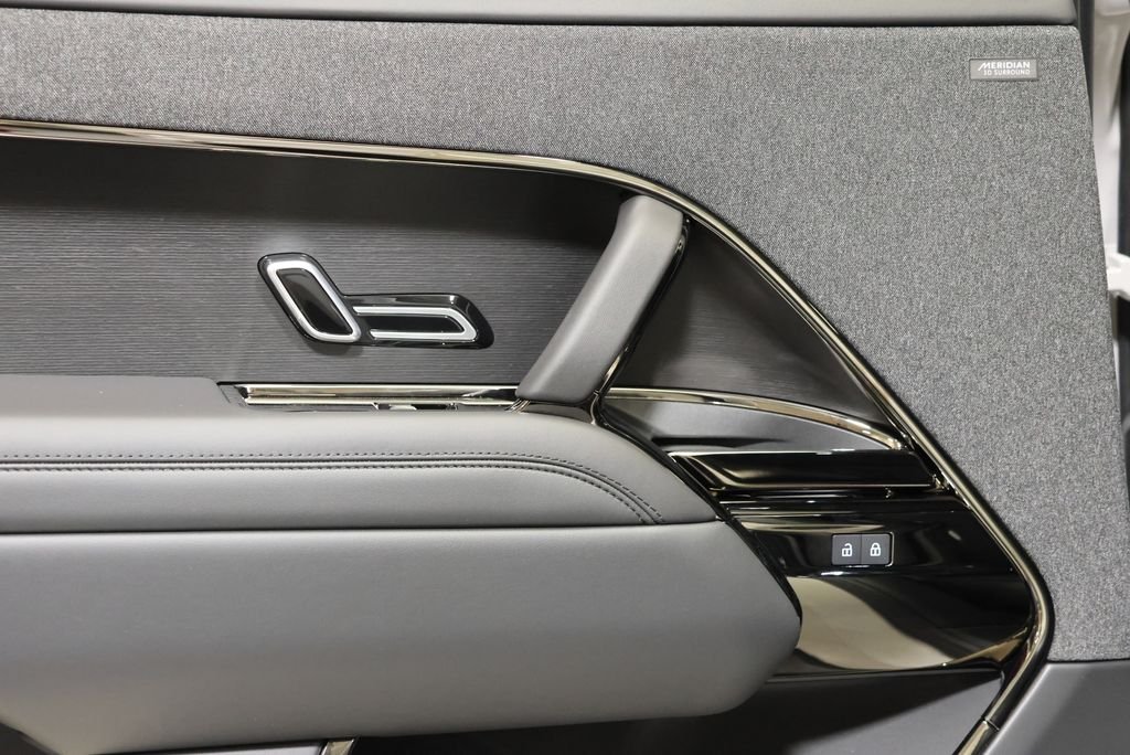 New 2026 Borasco Grey Land Rover Dynamic SE image 31