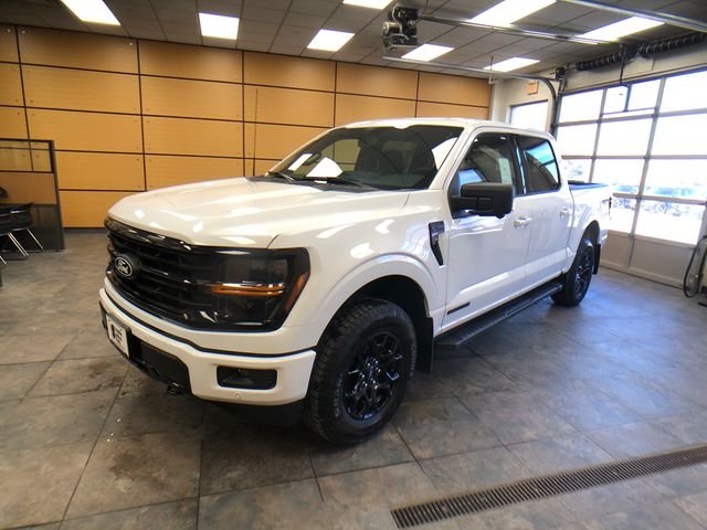 New 2026 Oxford White Ford XLT image 3