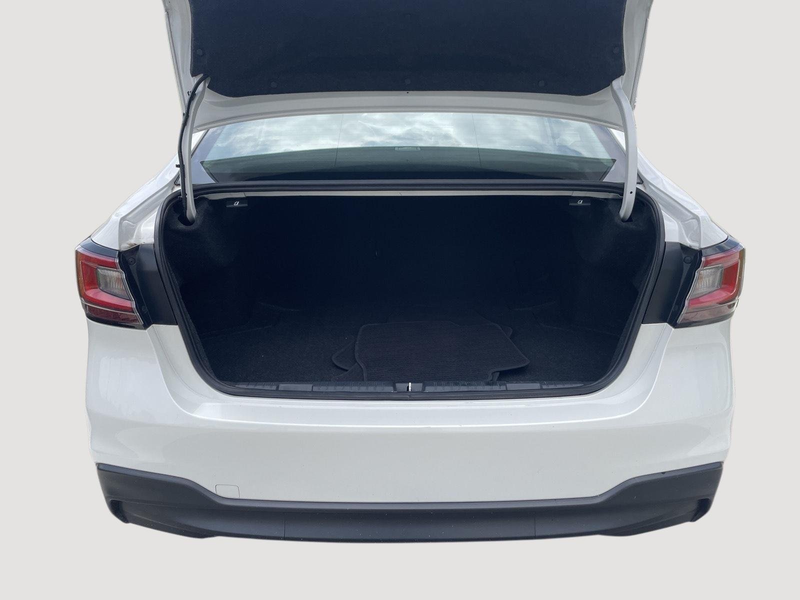 Used 2022 Crystal White Pearl Subaru Premium image 7