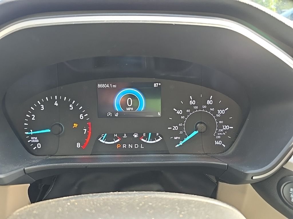 Used 2022 Black Ford SE image 21