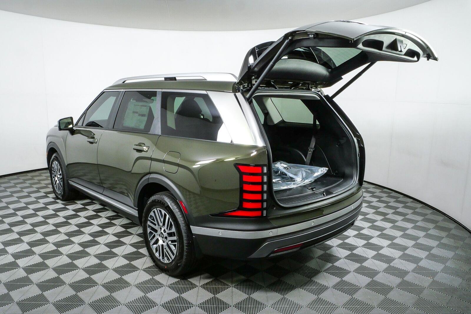 New 2026 Titan Green Hyundai SEL Premium FWD image 35