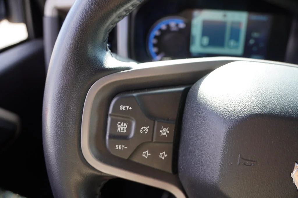 Used 2023 Azure Gray Metallic Tri-Coat Ford Wildtrak image 32