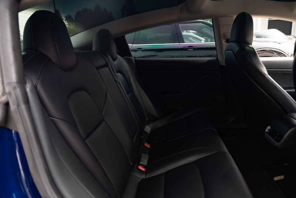 Used 2019 Deep Blue Metallic Tesla Performance image 18