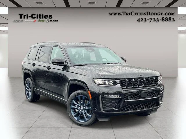 New 2026 Diamond Black Crystal Pearl-Coat Exterior Paint Jeep Limited image 1