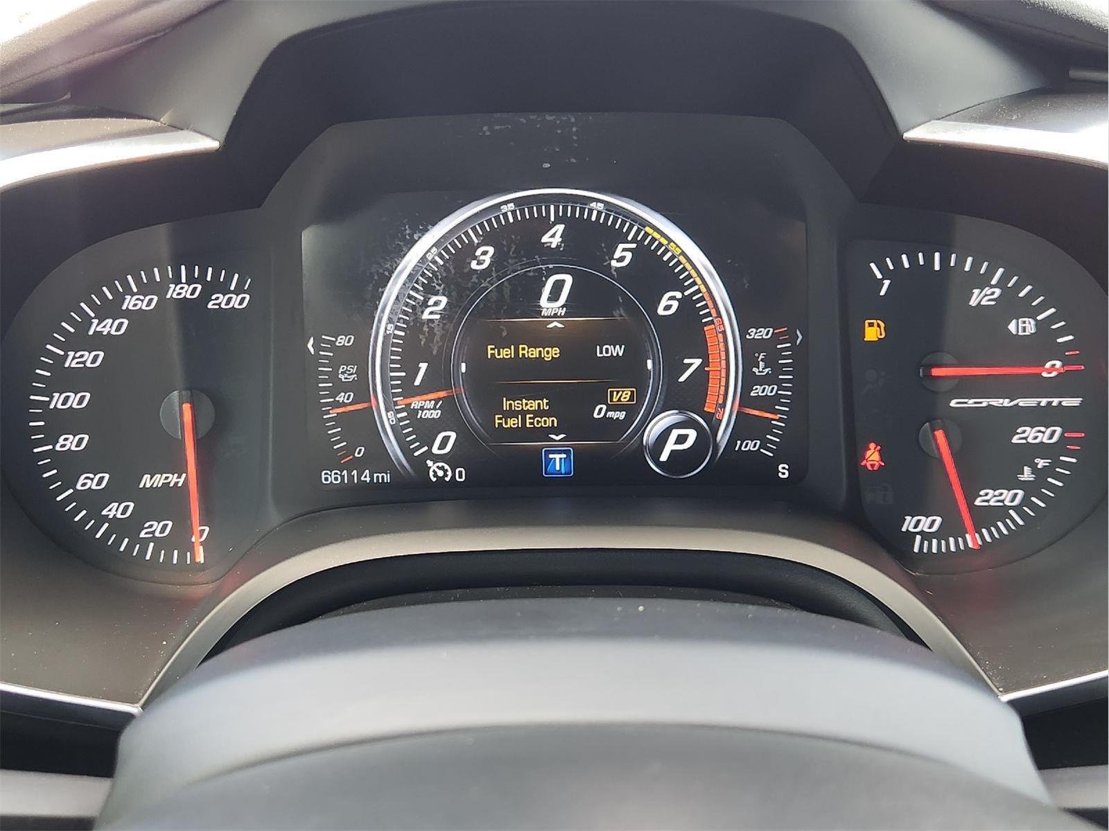 2016 Chevrolet Corvette Stingray photo 16 of 32