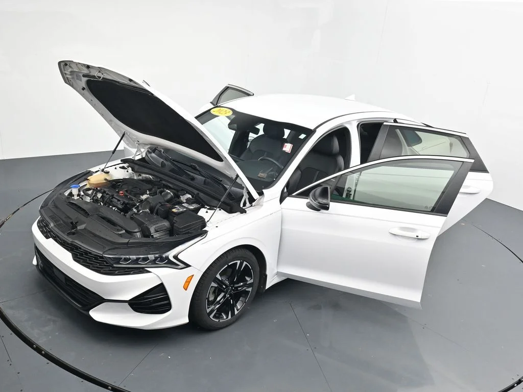 Used 2023 White Kia GT-Line image 40