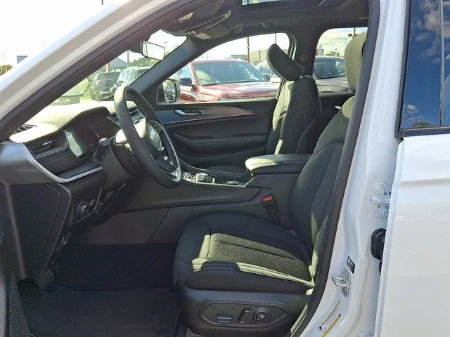 New 2025 White Jeep Laredo X image 12