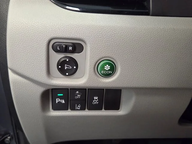 Used 2021  Honda Touring image 31