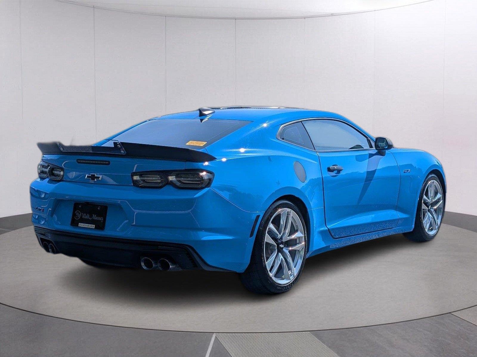 Used 2022 Rapid Blue Chevrolet LT1 image 7