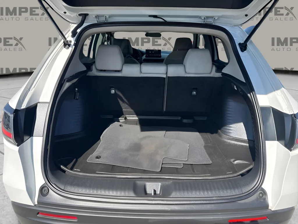 Used 2023 White Honda LX image 26