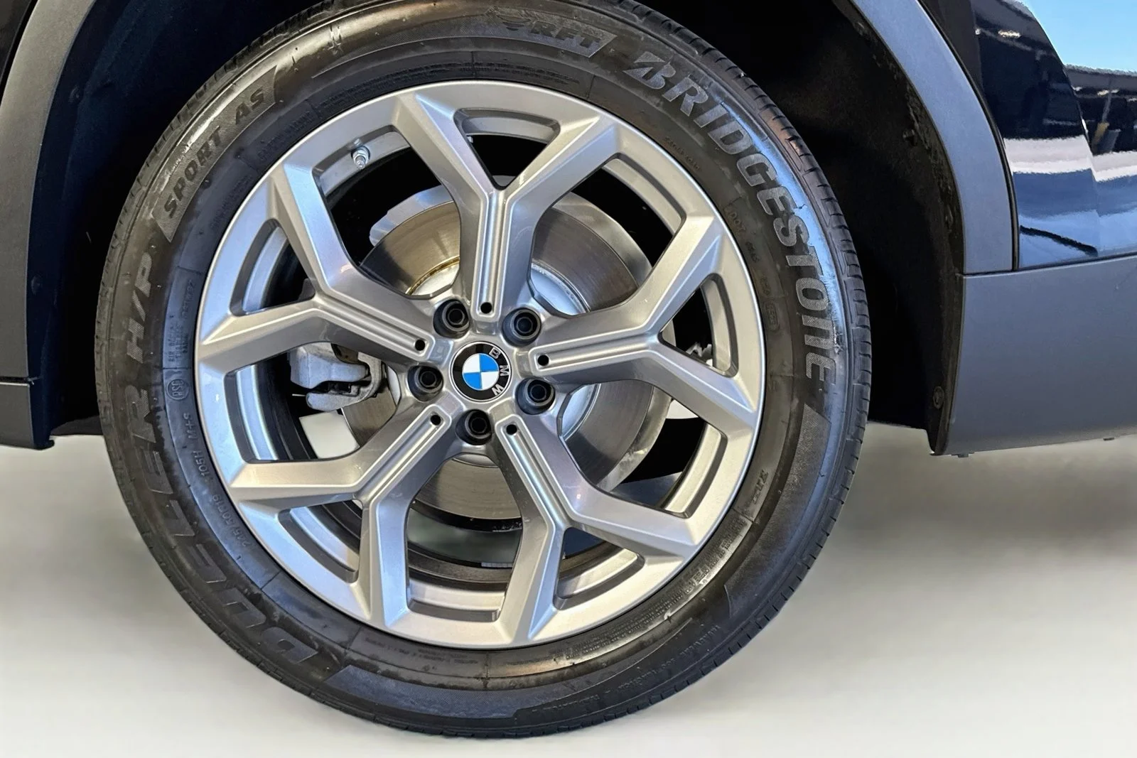 Used 2023 Jet Black BMW sDrive30i image 30