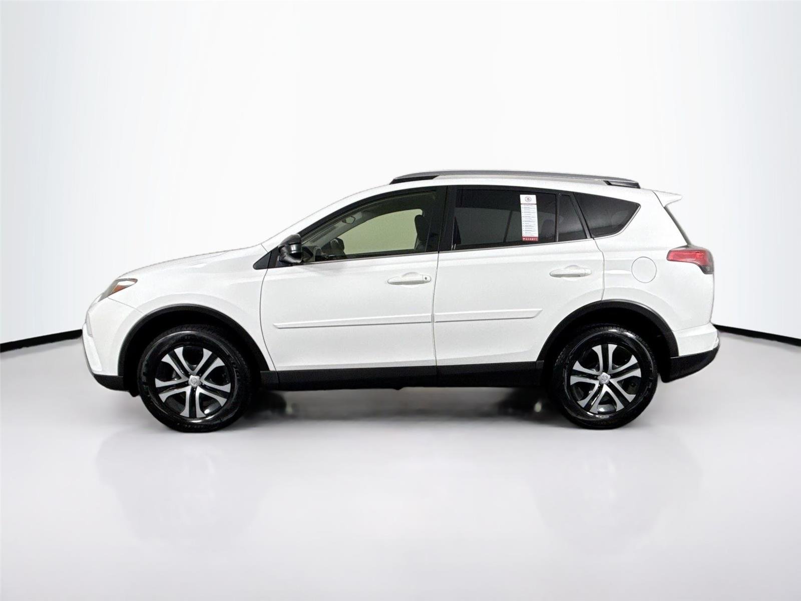 Used 2018 Super White Toyota LE image 12