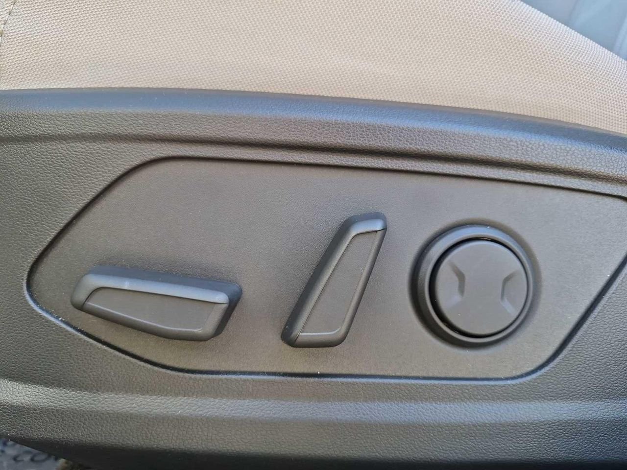 New 2026 Rockwood Green Hyundai SEL FWD image 17