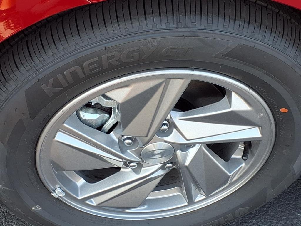 2025 Hyundai Elantra SE - Photo 13