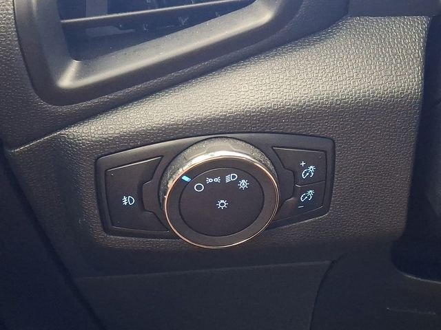 Used 2022 Blue Ford SE image 33