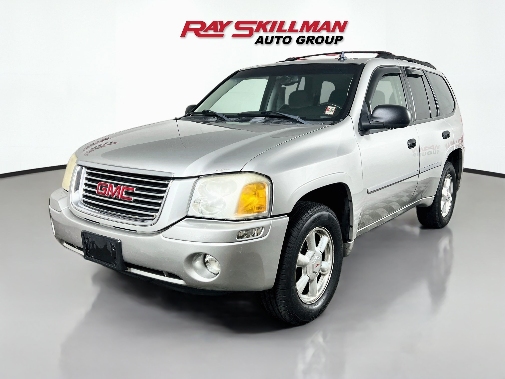 Used 2007 Liquid Silver Metallic GMC SLE image 3