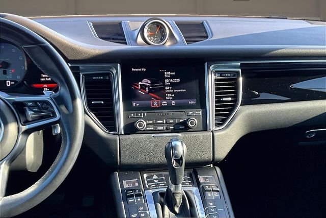 Used 2018  Porsche S image 6