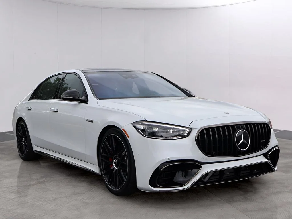 New 2025 MANUFAKTUR Moonlight White Metallic Mercedes-Benz S 63 E AMG® image 3
