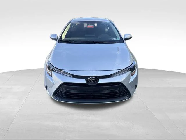 New 2026 Classic Silver Metallic Toyota LE image 9