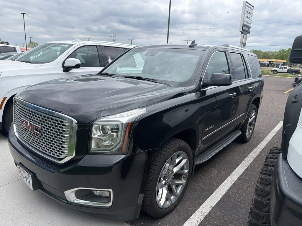 2016 GMC Yukon 4WD Denali's photo