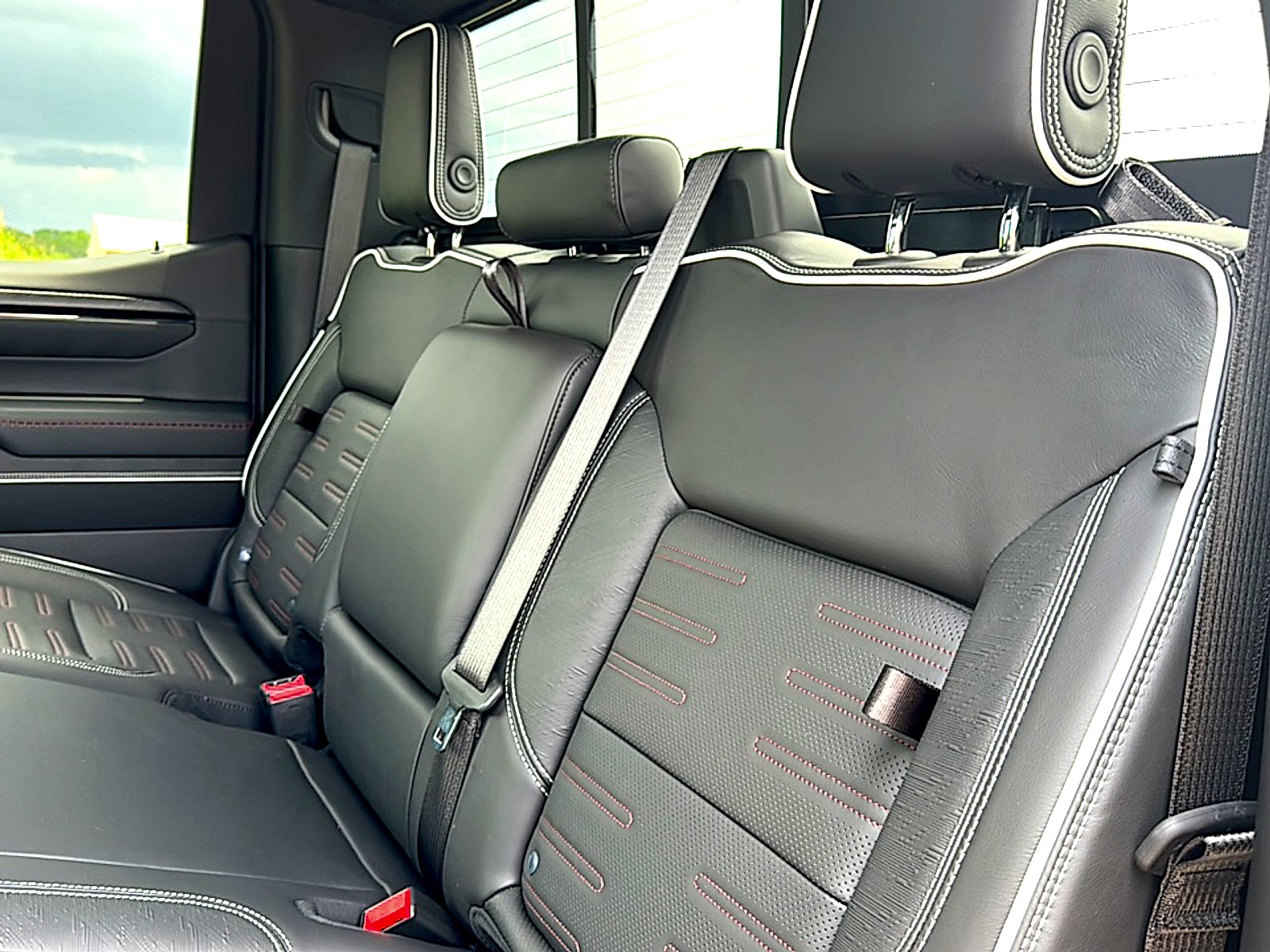 Used 2026 Onyx Black GMC Crew Cab, Short Bed, AT4X, 4WD image 20