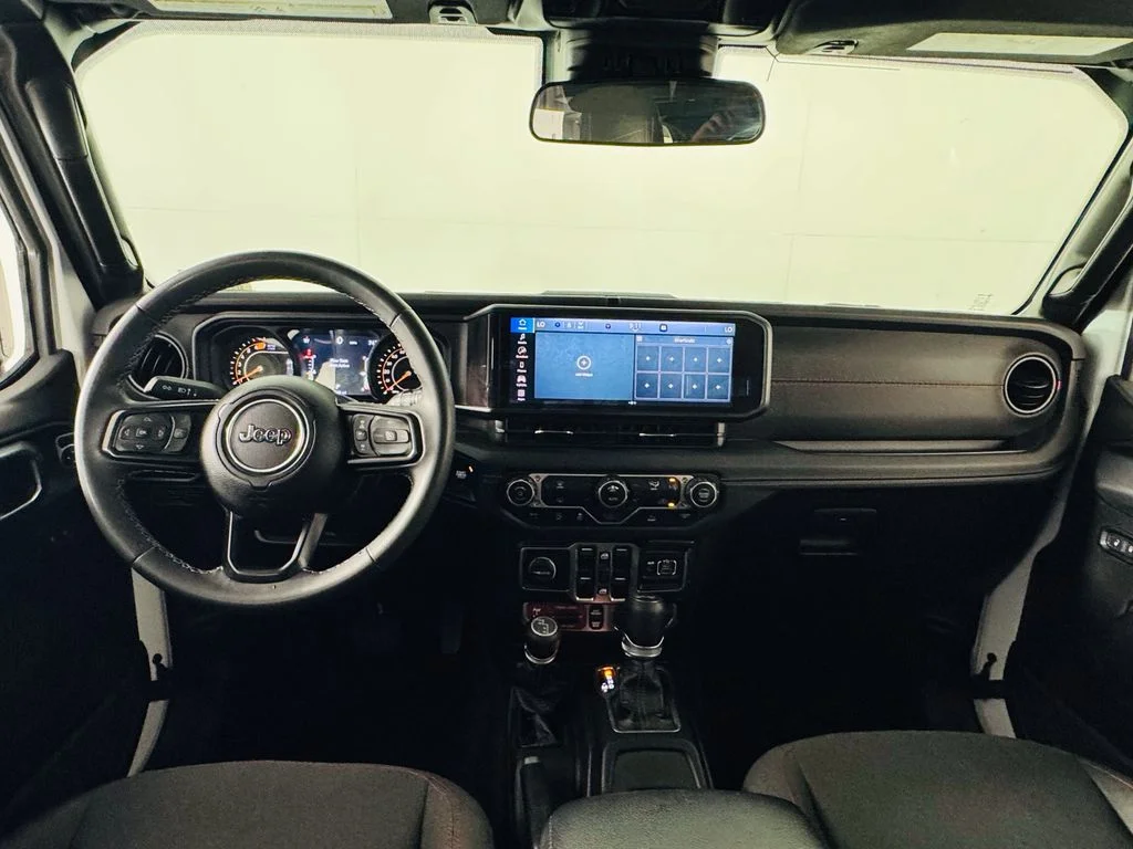 Used 2025 White Jeep Rubicon image 21