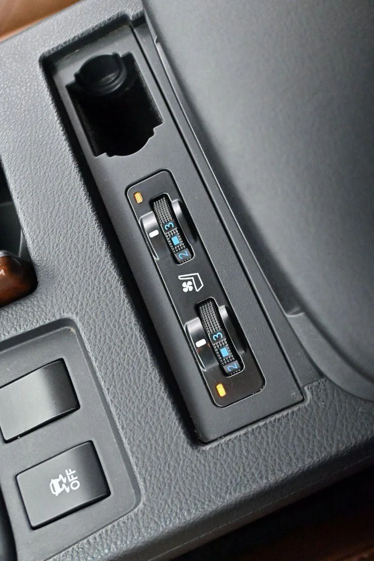 Used 2015 Starfire Pearl Lexus FWD image 19