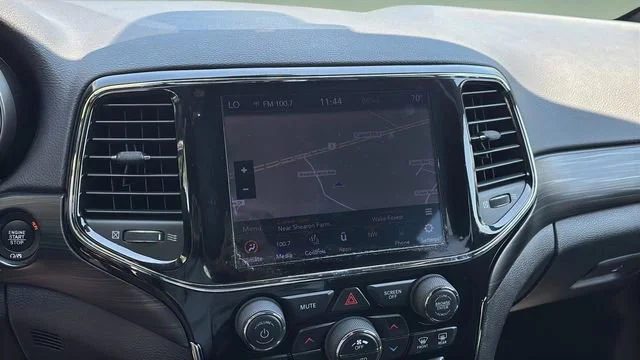 Used 2019 Silver Jeep Altitude 4x4 image 25