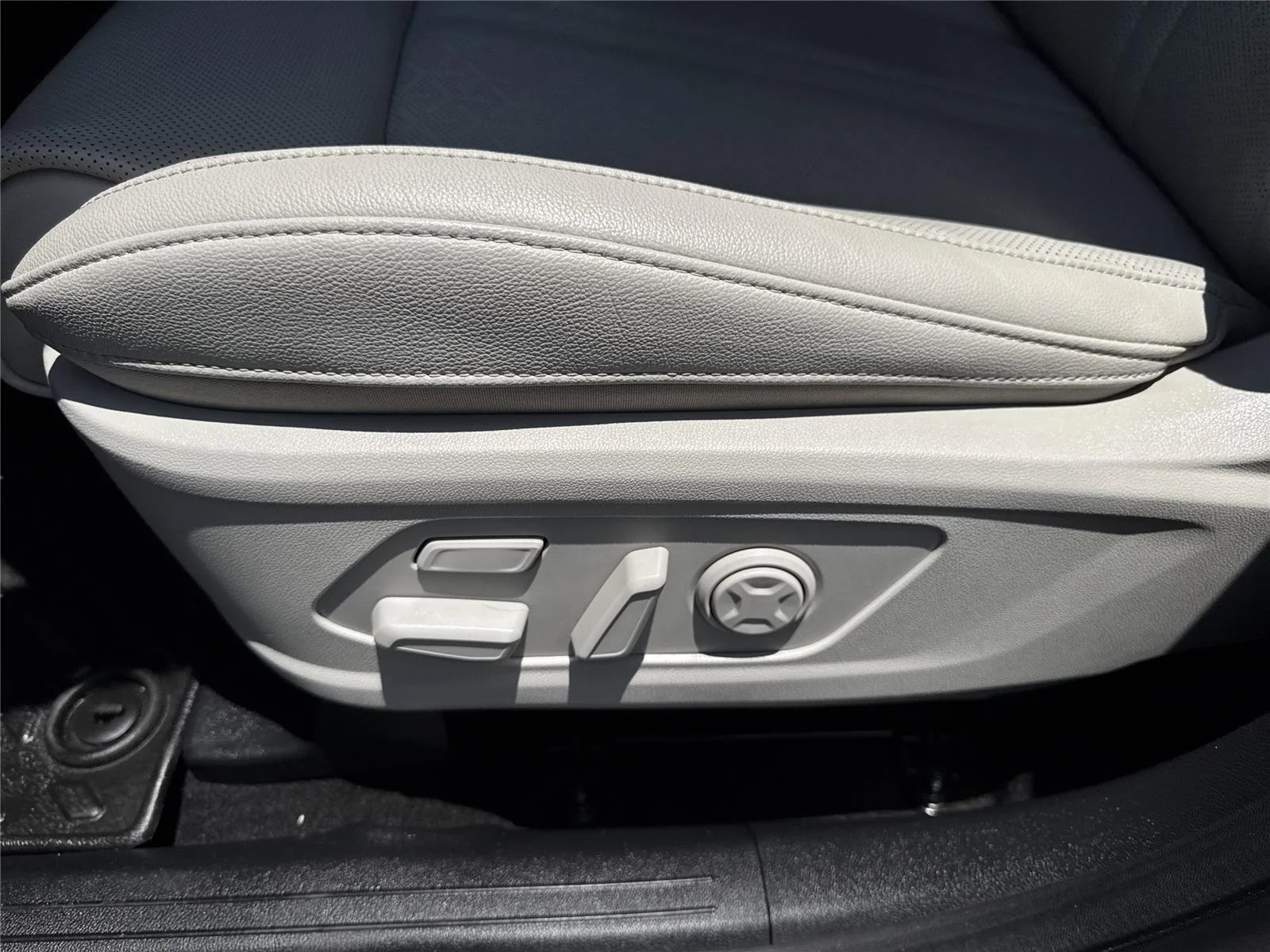 Used 2022 Steel Gray Kia SX Prestige image 12