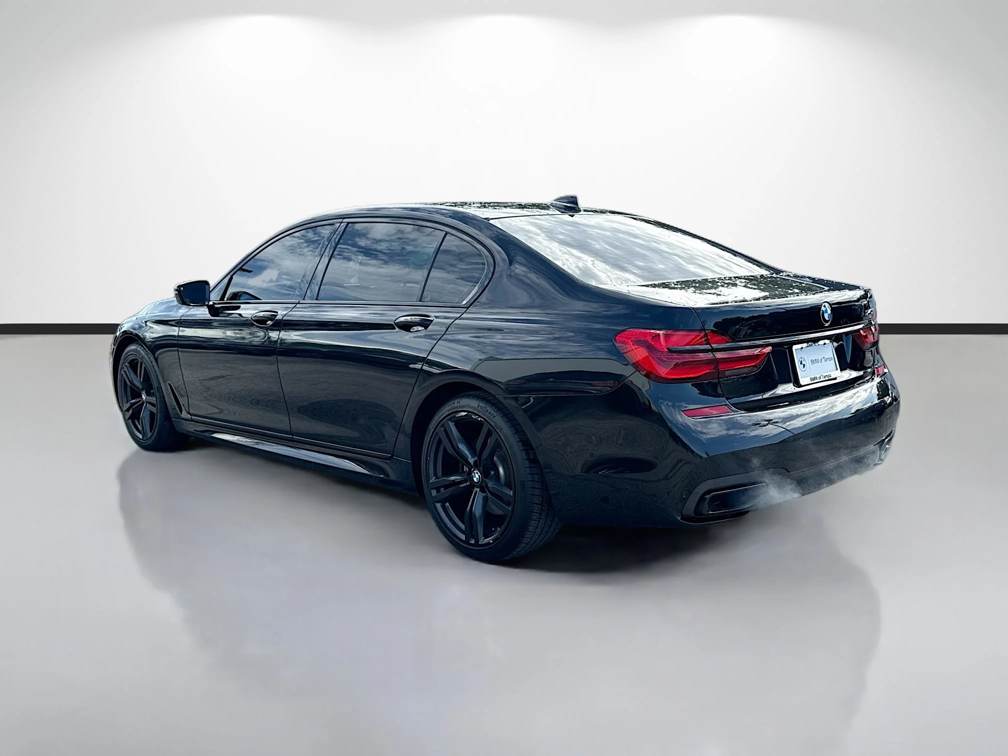 Used 2019 Black Sapphire Metallic BMW 740i image 5