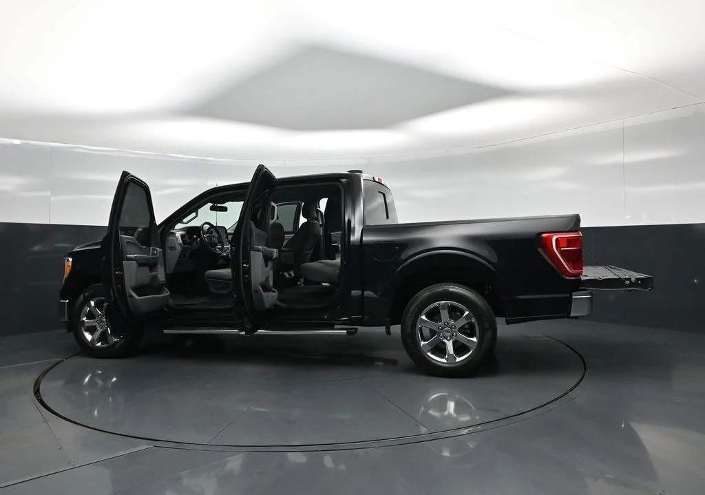 Used 2023 Black Ford XLT image 33
