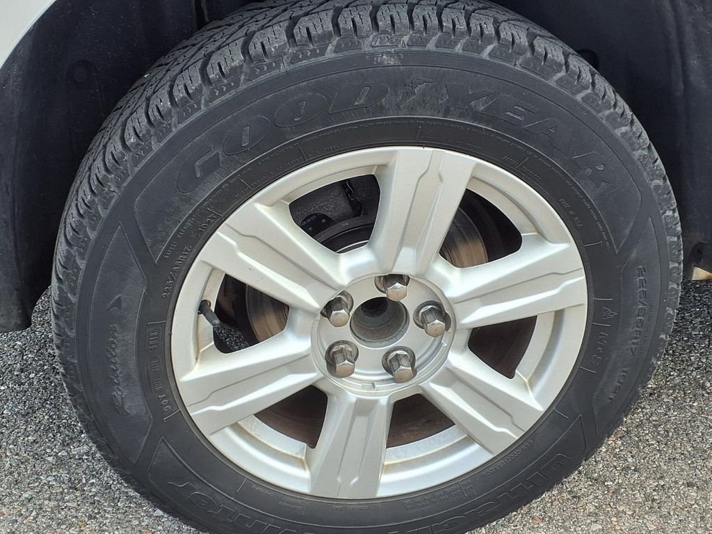 Used 2013 Silver Chevrolet LS image 7