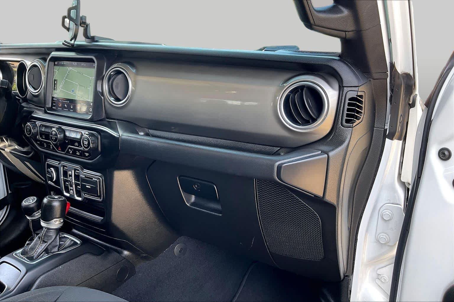 Used 2020 Bright White Clear Coat Jeep Overland image 18