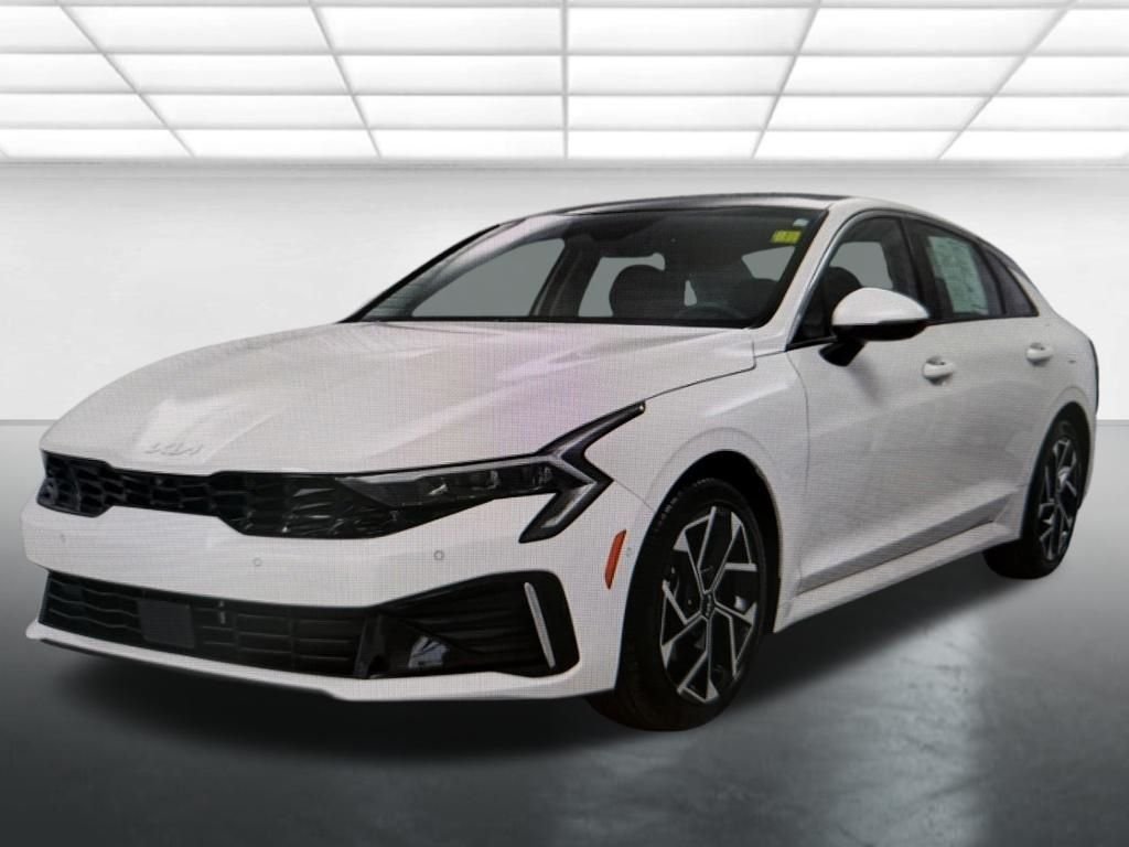 Used 2025 White Kia EX image 4