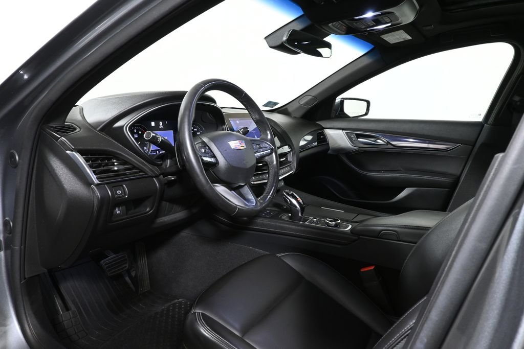 Used 2020 Gray Cadillac Luxury image 4