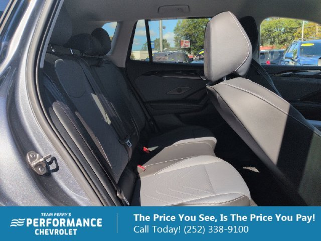 2025 Volkswagen Tiguan SE - Photo 16