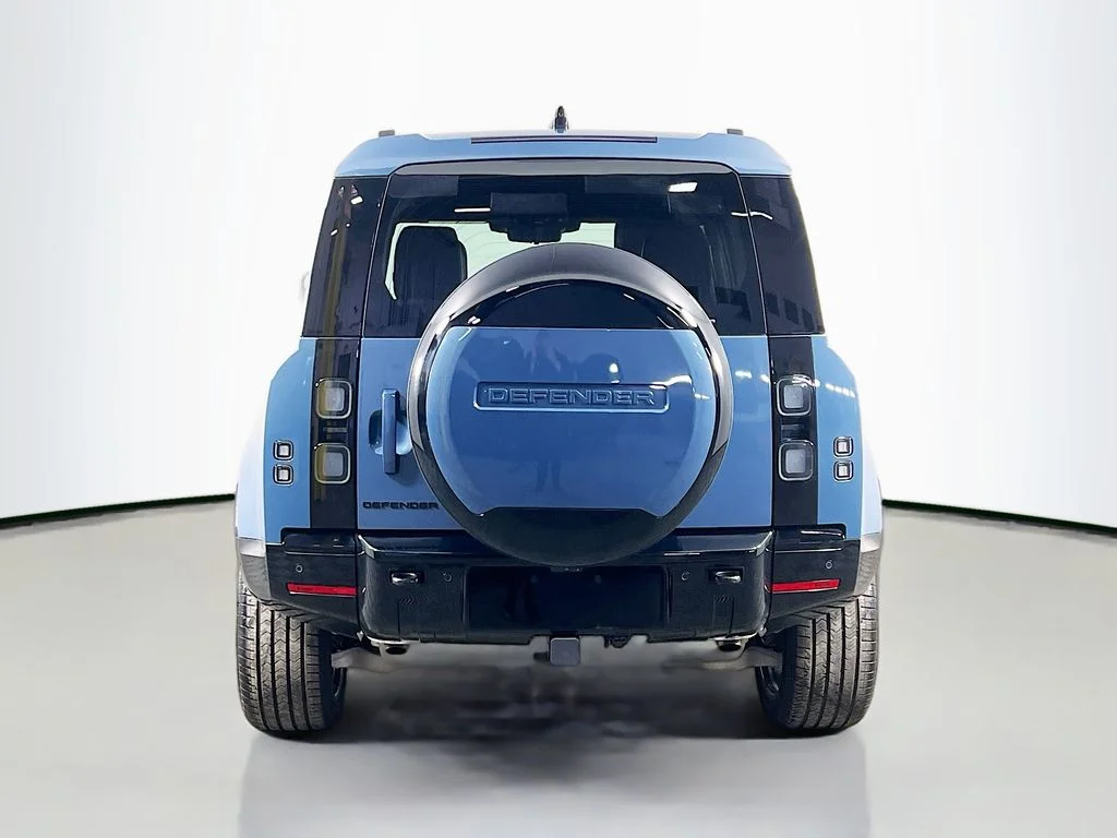 Used 2026 Tasman Blue Metallic Land Rover X-Dynamic SE image 6