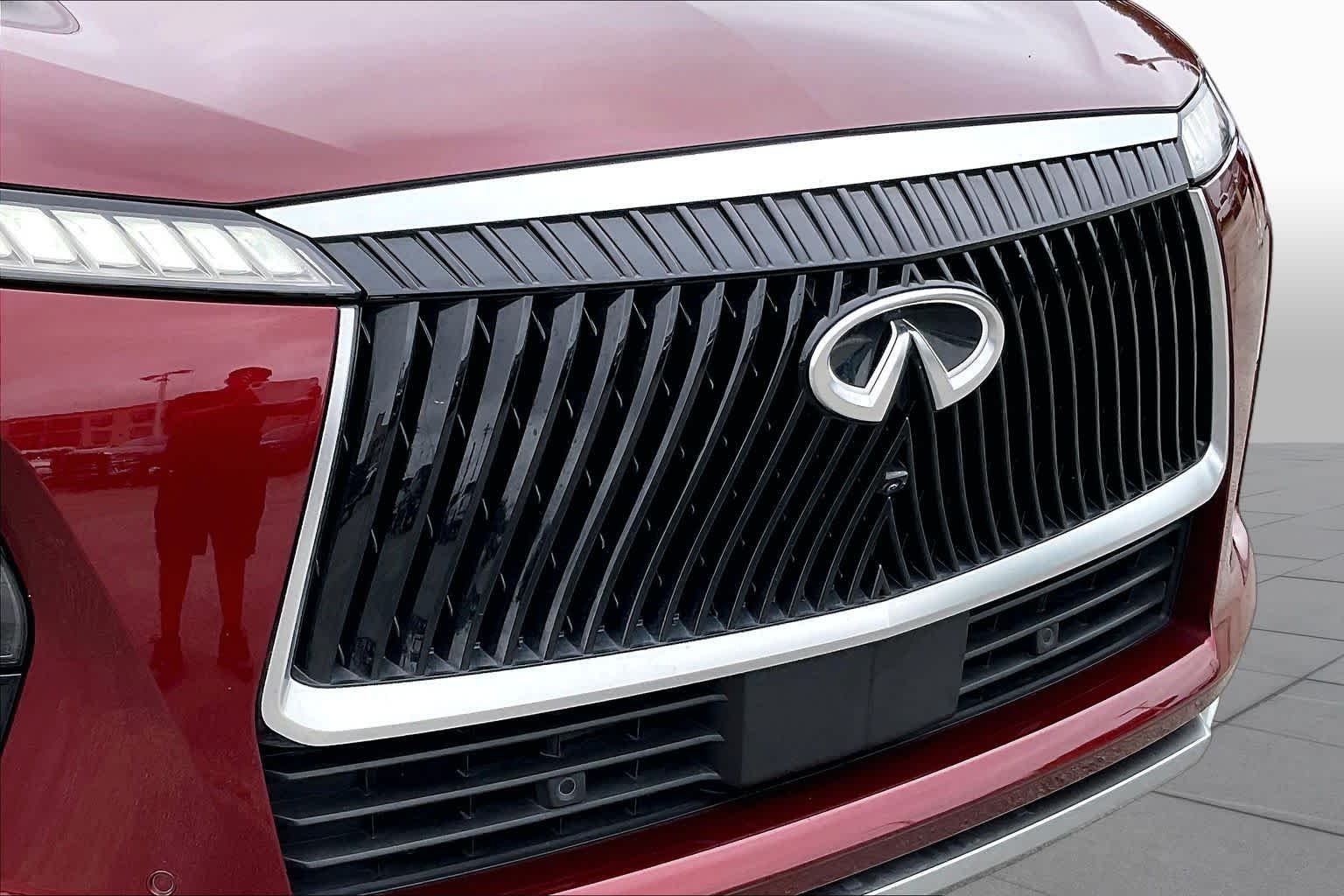 Certified Used 2025 Coulis Red INFINITI LUXE image 25